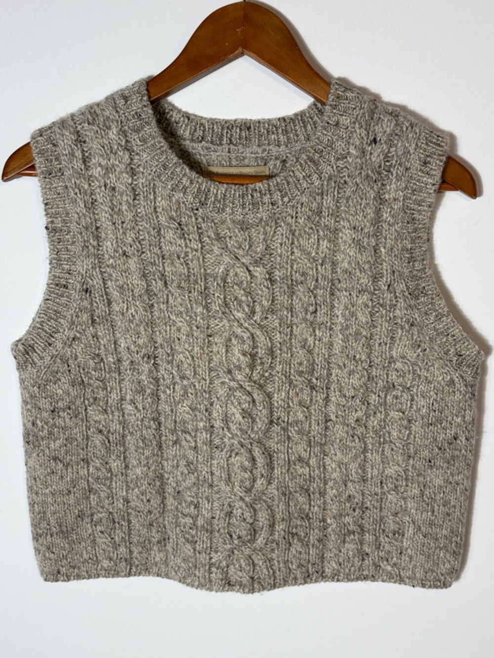 Abercrombie & Fitch 100% Wool Cable Knit Sweater Vest L
